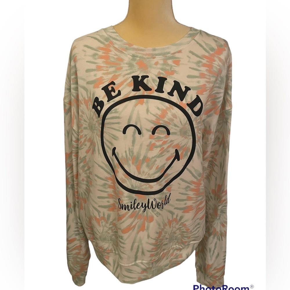 Be kind Smiley world sweatshirt NWT